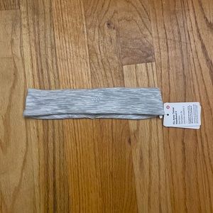 Lululemon NWT Fly Away Tamer Headband II *Luxtreme WSNB